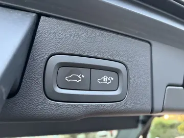 VOLVO XC60 B4 AWD Momentum