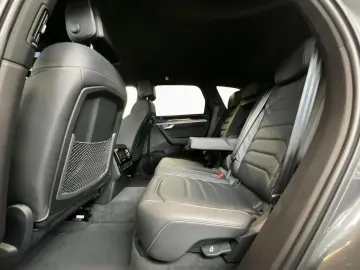 VW Touareg R-Line Black-Style AHK Luftf.