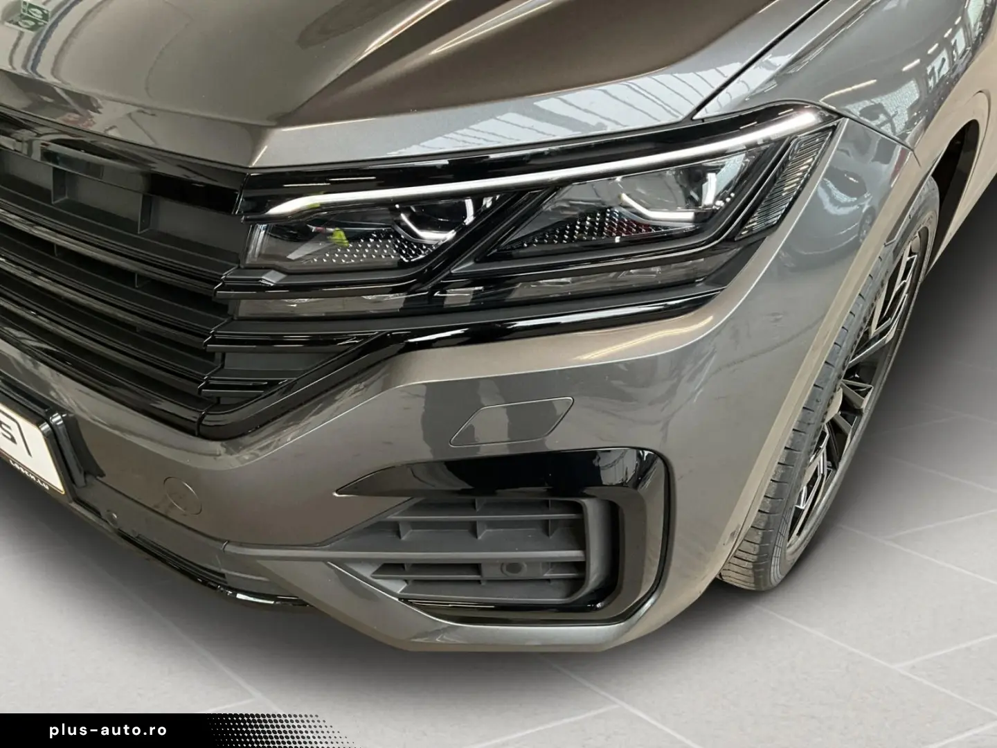 VW Touareg R-Line Black-Style AHK Luftf.