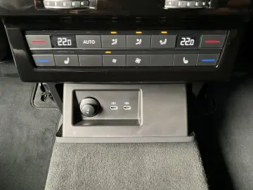 VW Touareg R-Line Black-Style AHK Luftf.