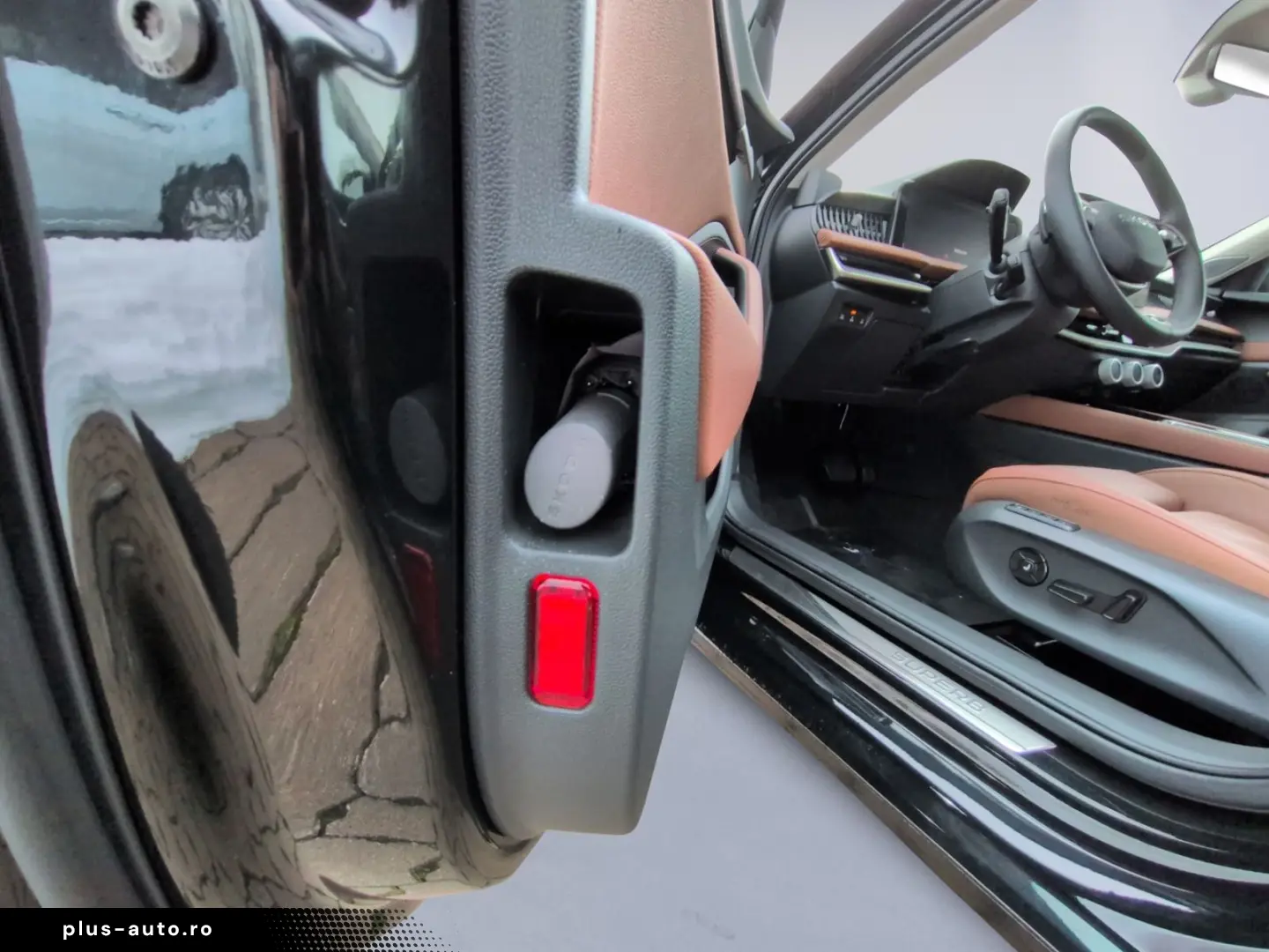 SKODA Superb 2.0 TSI 4x4 L&K HEAD-UP AHK KAMERA