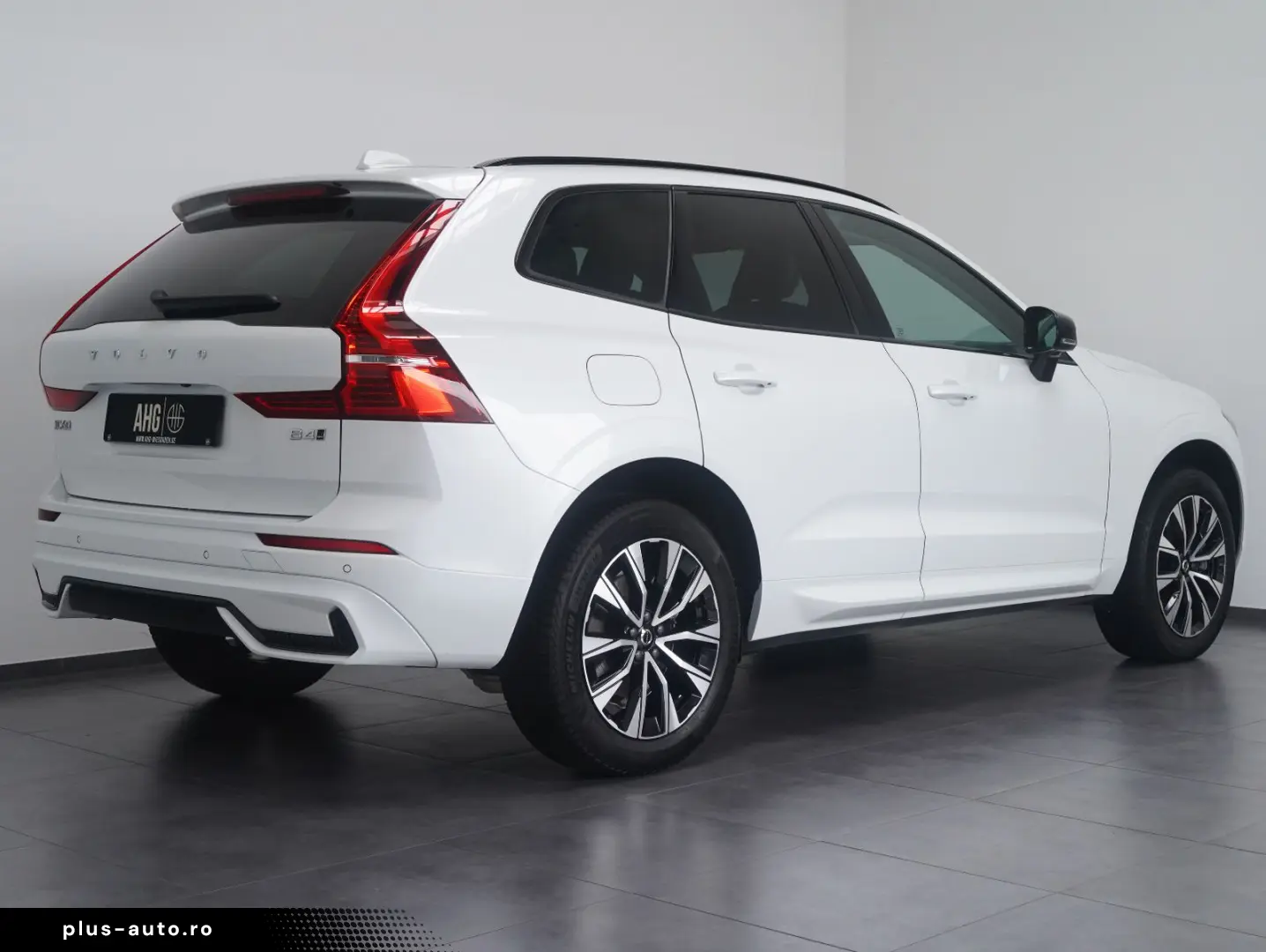 VOLVO XC60 B4 D AWD Plus Dark