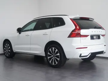 VOLVO XC60 B4 D AWD Plus Dark