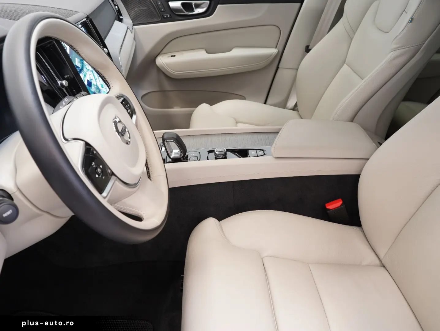 VOLVO XC60 B4 D AWD Plus Dark