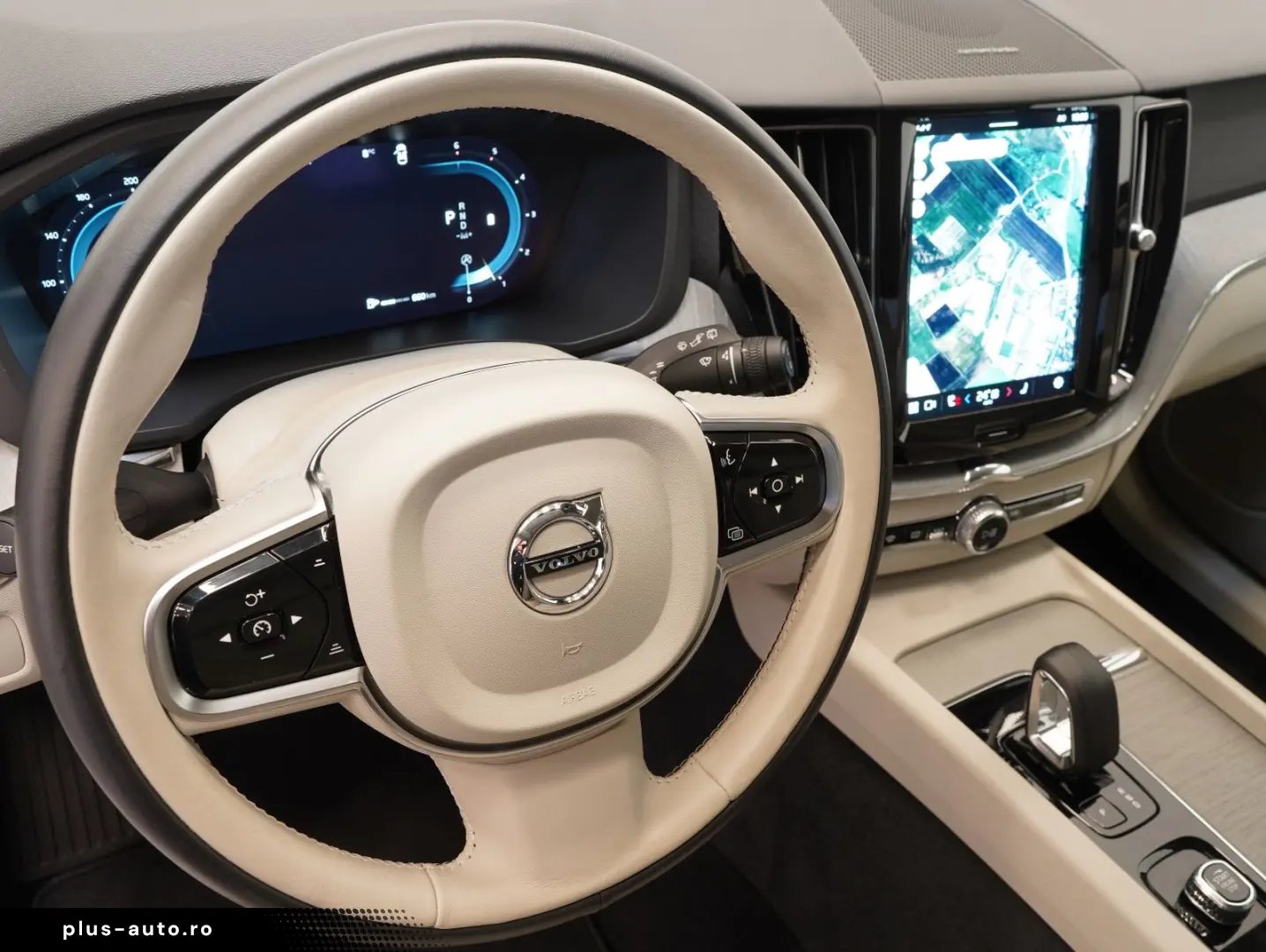 VOLVO XC60 B4 D AWD Plus Dark