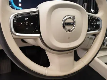 VOLVO XC60 B4 D AWD Plus Dark