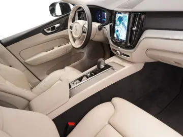 VOLVO XC60 B4 D AWD Plus Dark