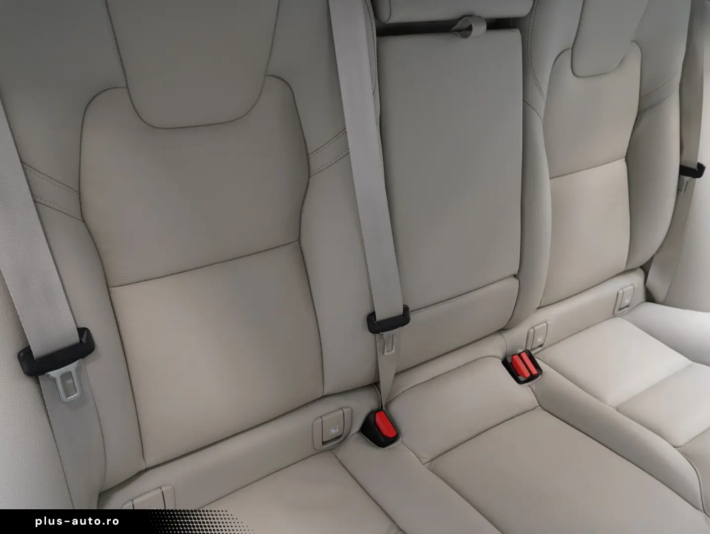 VOLVO XC60 B4 D AWD Plus Dark