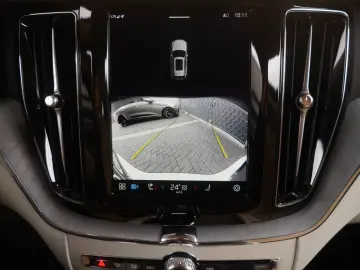 VOLVO XC60 B4 D AWD Plus Dark