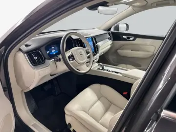 VOLVO XC60 B5 B AWD Core