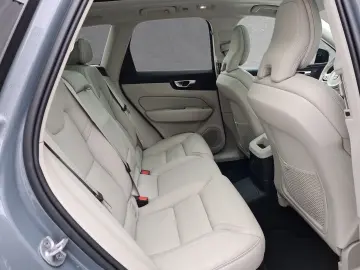 VOLVO XC60 T6 AWD Hybrid Plus Dark