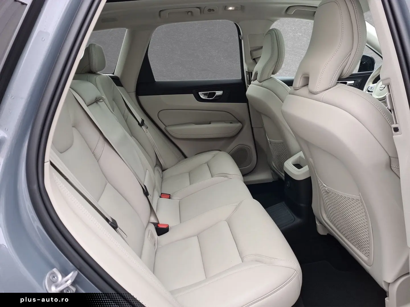 VOLVO XC60 T6 AWD Hybrid Plus Dark