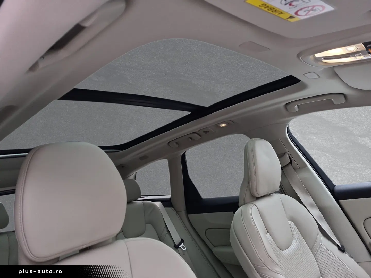 VOLVO XC60 T6 AWD Hybrid Plus Dark