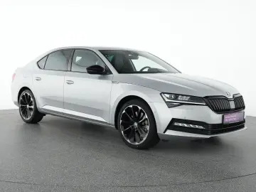 SKODA Superb Sportline 4x4 ACC Kamera LED Totwinkel-As