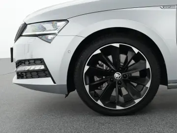 SKODA Superb Sportline 4x4 ACC Kamera LED Totwinkel-As