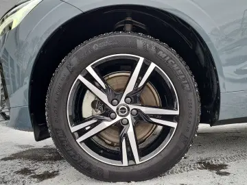 VOLVO XC60 T6 AWD Hybrid Plus Dark