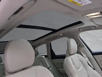 VOLVO XC60 T6 AWD Hybrid Plus Dark