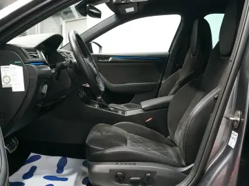 SKODA Superb Lim. 2.0 TSI Sportline 4x4 TEMP MATRIX VC