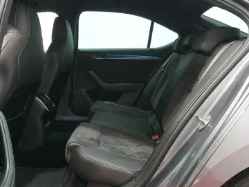 SKODA Superb Lim. 2.0 TSI Sportline 4x4 TEMP MATRIX VC