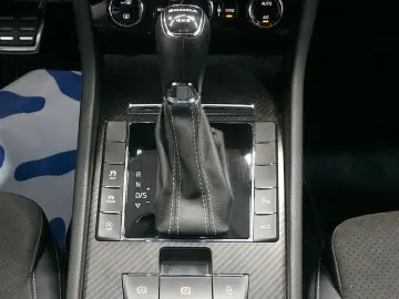 SKODA Superb Lim. 2.0 TSI Sportline 4x4 TEMP MATRIX VC