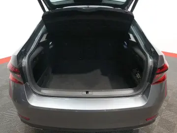 SKODA Superb Lim. 2.0 TSI Sportline 4x4 TEMP MATRIX VC