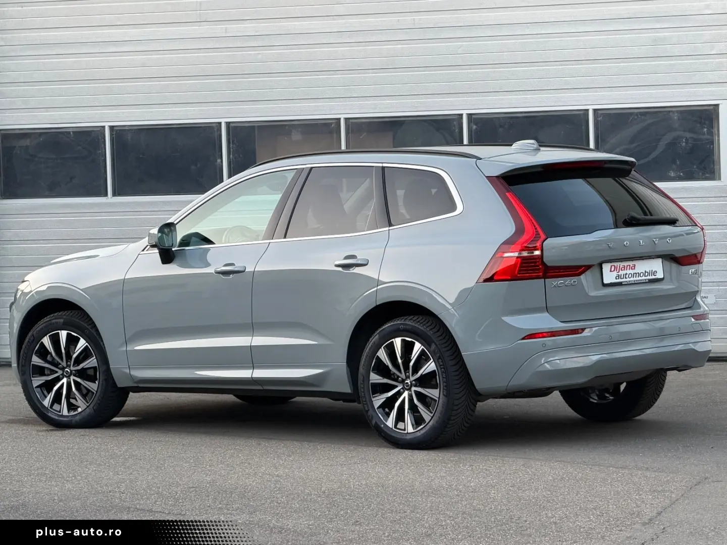 VOLVO XC60 B5 AWD