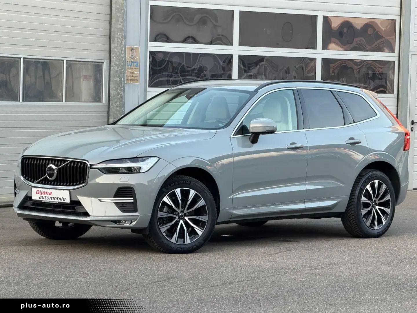VOLVO XC60 B5 AWD
