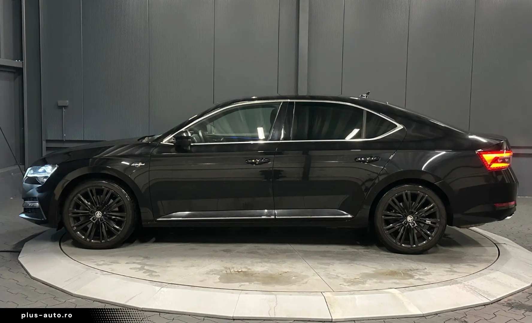 SKODA Superb Lim. L&K 4x4  280PS 19Zoll AHK SitzKlima