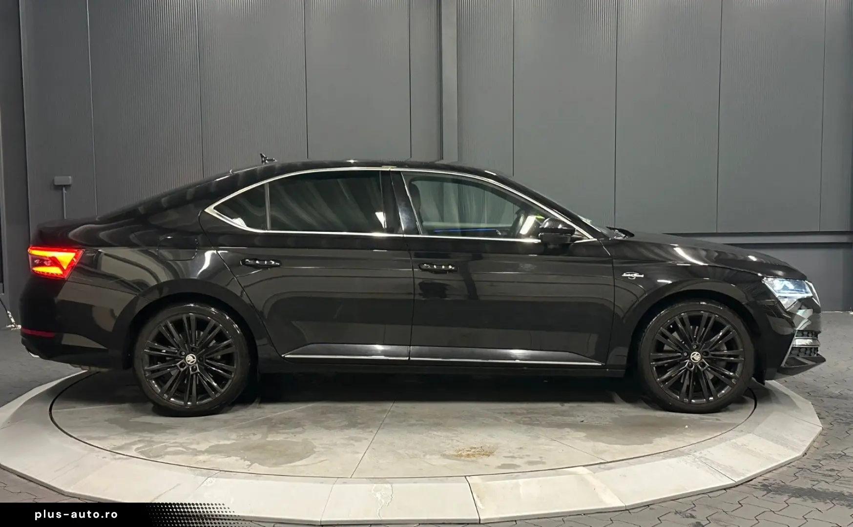 SKODA Superb Lim. L&K 4x4  280PS 19Zoll AHK SitzKlima