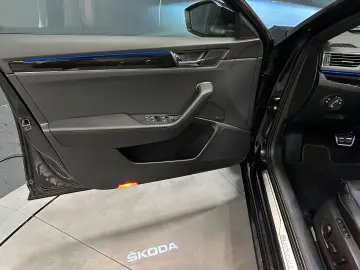 SKODA Superb Lim. L&K 4x4  280PS 19Zoll AHK SitzKlima