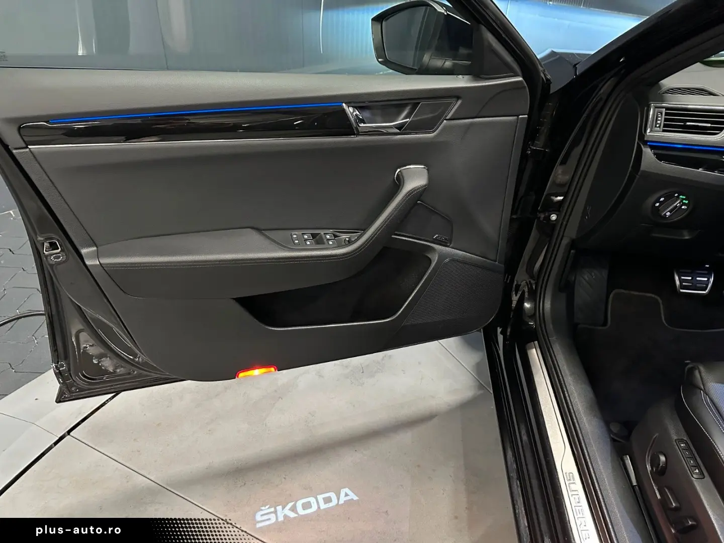 SKODA Superb Lim. L&K 4x4  280PS 19Zoll AHK SitzKlima