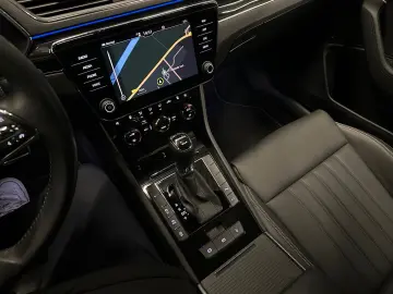 SKODA Superb Lim. L&K 4x4  280PS 19Zoll AHK SitzKlima