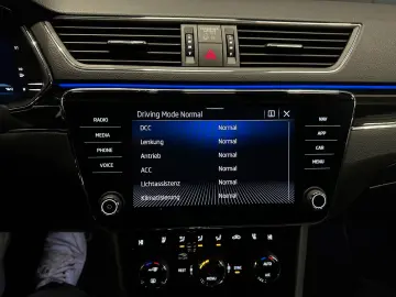 SKODA Superb Lim. L&K 4x4  280PS 19Zoll AHK SitzKlima