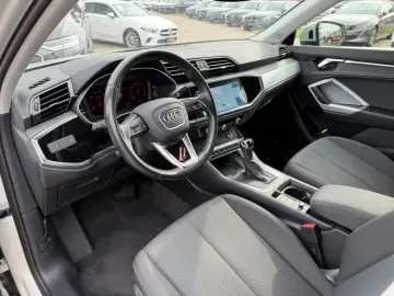 AUDI Q3 Sportback 45TFSIe S-TRONIC S-LINE AMBIENTE