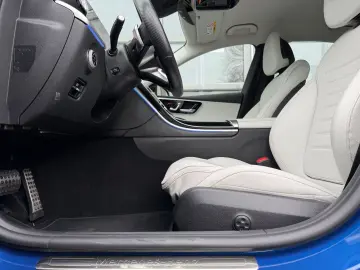 MERCEDES-BENZ C 300d AMG BURMESTER