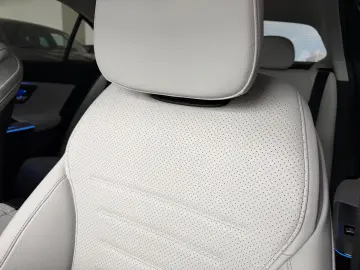 MERCEDES-BENZ C 300d AMG BURMESTER