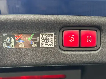 MERCEDES-BENZ C 300d AMG BURMESTER