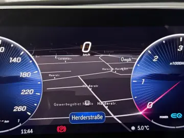 MERCEDES-BENZ C 300d AMG BURMESTER