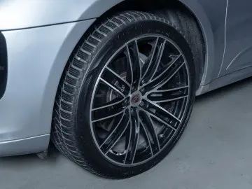 PORSCHE Macan S BOSE Pneumo Pano Sport Chrono ACC