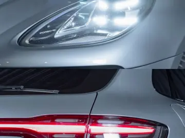 PORSCHE Macan S BOSE Pneumo Pano Sport Chrono ACC