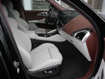 BMW XM  BLACK EDITION