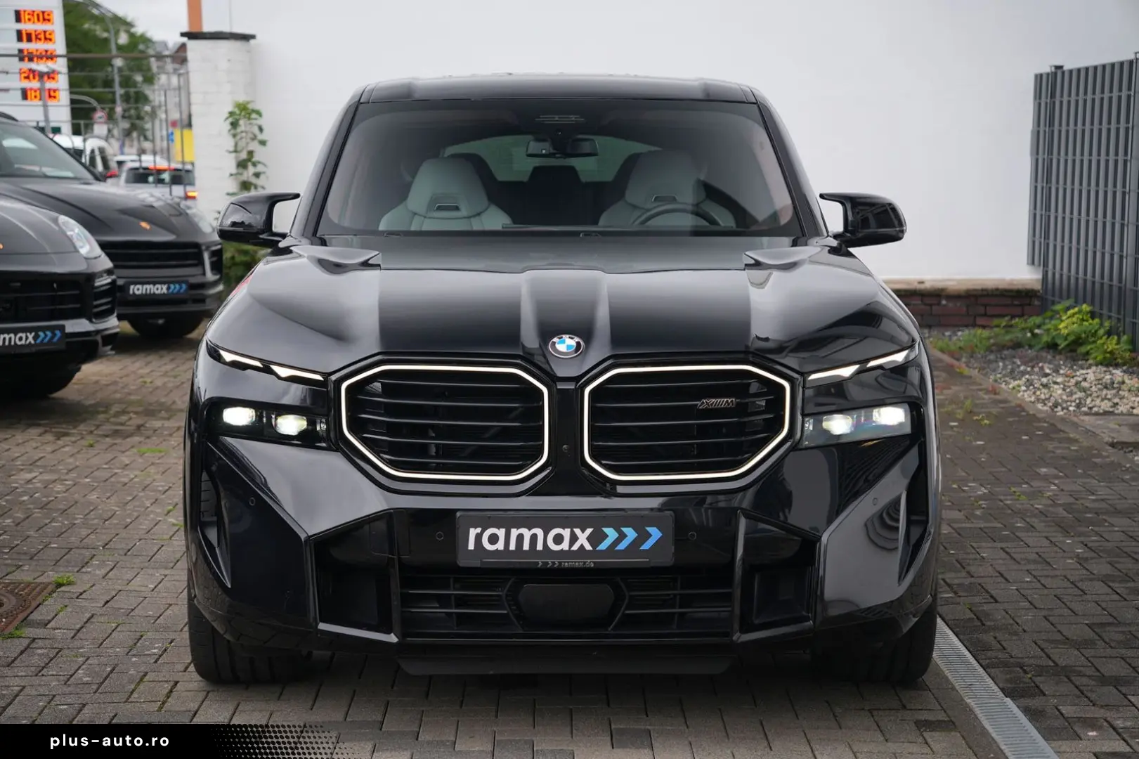 BMW XM  BLACK EDITION