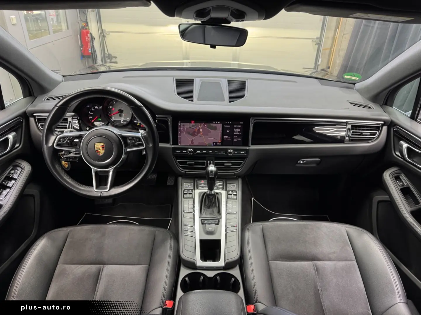 PORSCHE Macan S