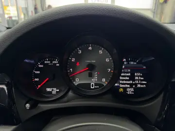 PORSCHE Macan S
