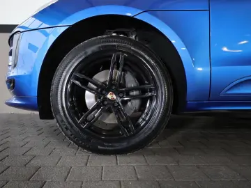 PORSCHE Macan 2.0 AWD TOTW SPUR 4xSHZ BOSÉ PANO TEMP R19