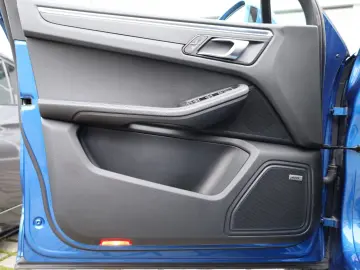 PORSCHE Macan 2.0 AWD TOTW SPUR 4xSHZ BOSÉ PANO TEMP R19