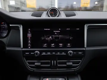 PORSCHE Macan 2.0 AWD TOTW SPUR 4xSHZ BOSÉ PANO TEMP R19