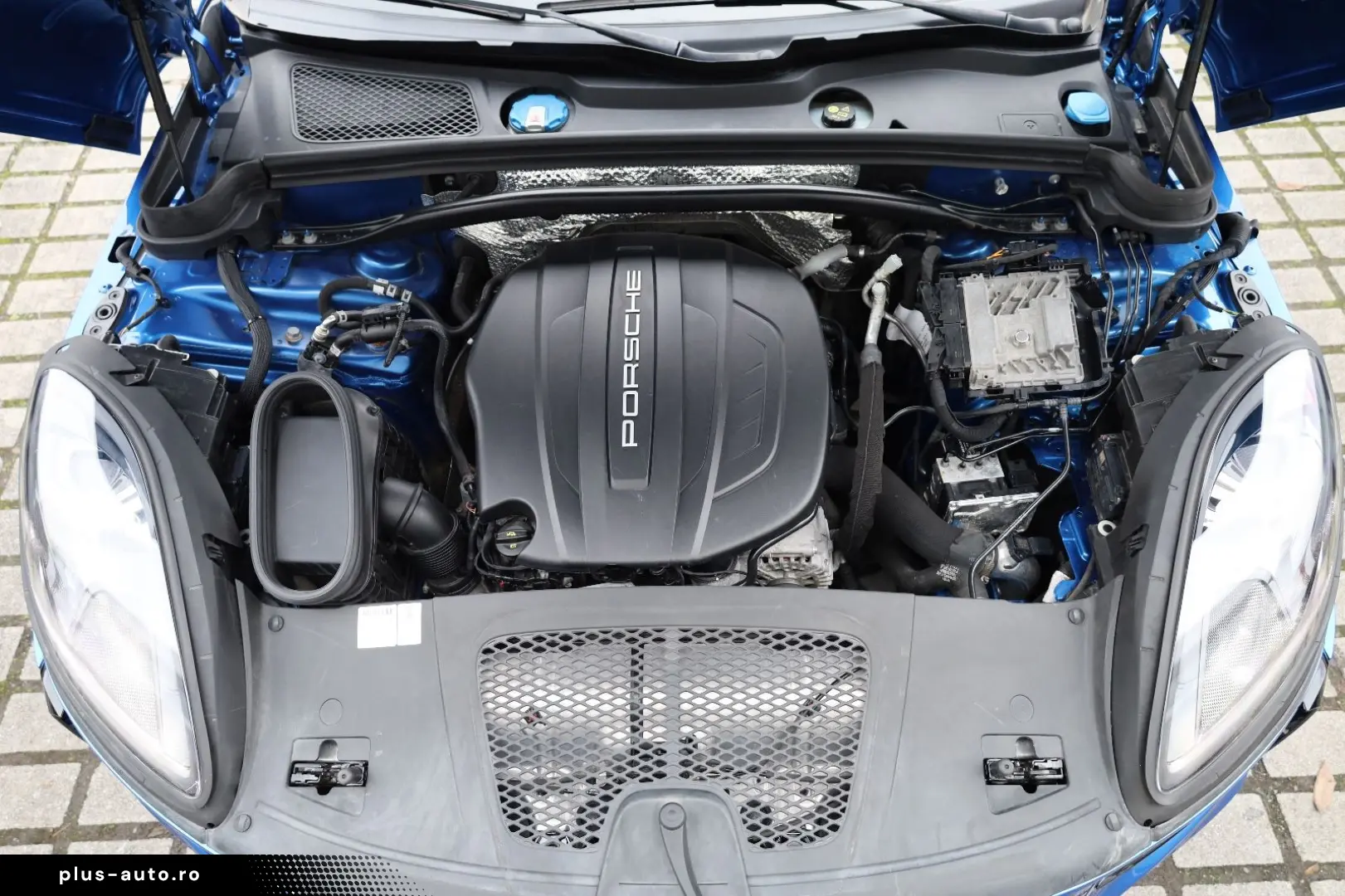 PORSCHE Macan 2.0 AWD TOTW SPUR 4xSHZ BOSÉ PANO TEMP R19