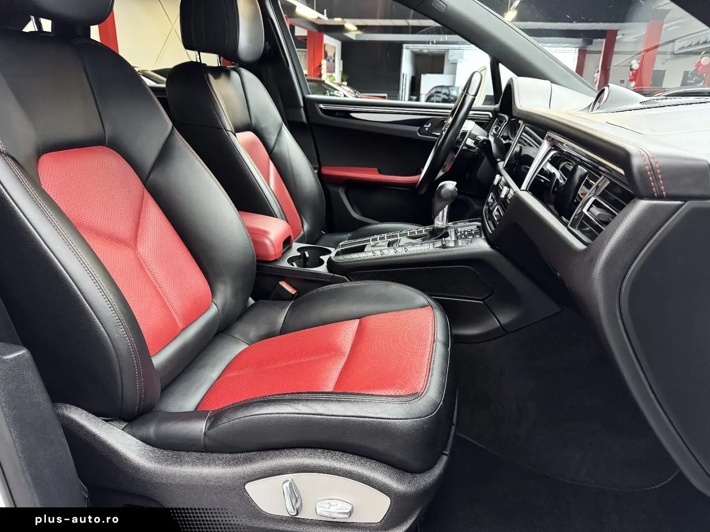 PORSCHE Macan 2.0 AWD Autom Navi LED KAM Leder Bicolor