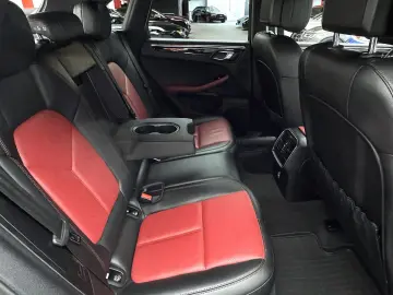 PORSCHE Macan 2.0 AWD Autom Navi LED KAM Leder Bicolor